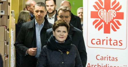 Caritas otrzymał pierwsze darowizny od ministrów. Pójdą na dwa programy