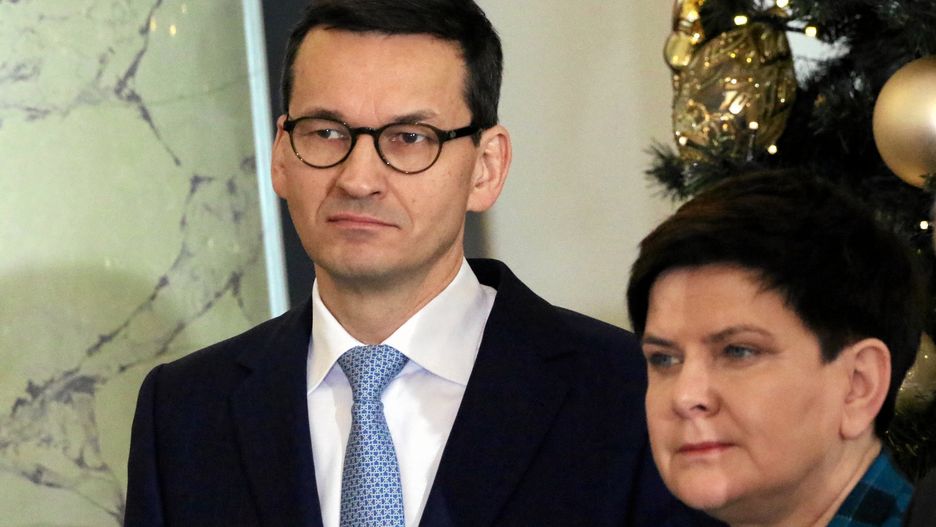 Mateusz Morawiecki i Beata Szydło na uroczystości powołania nowych ministrów.