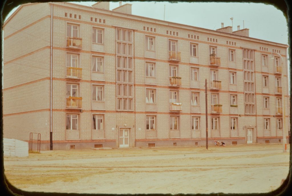 Nostalgiczna Warszawa lat 50. na nieznanych, kolorowych zdjęciach profesora z USA 34
