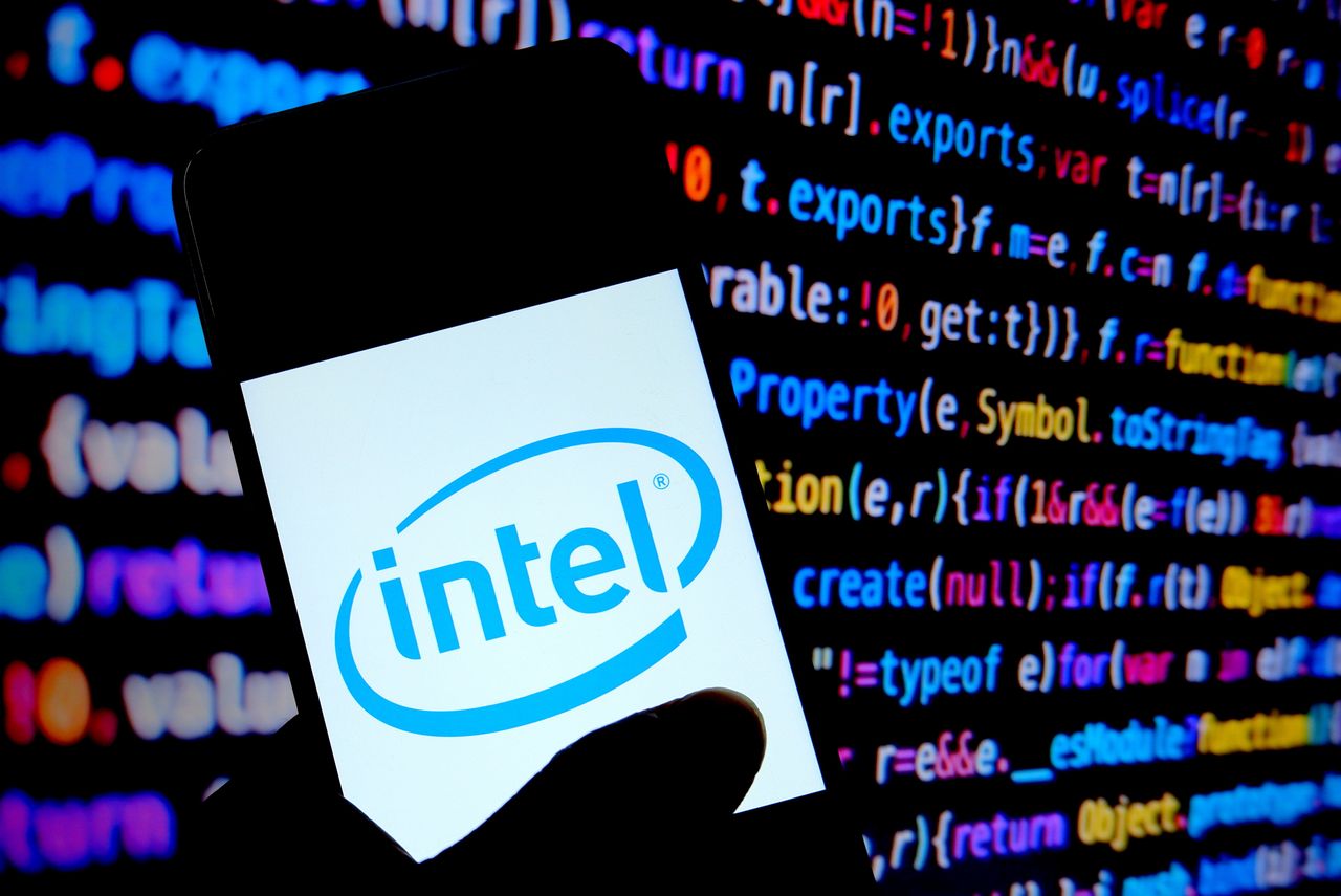 Intel wycofuje się z Rosji. Firma potępia wojnę - Intel wycofuje się z Rosji 