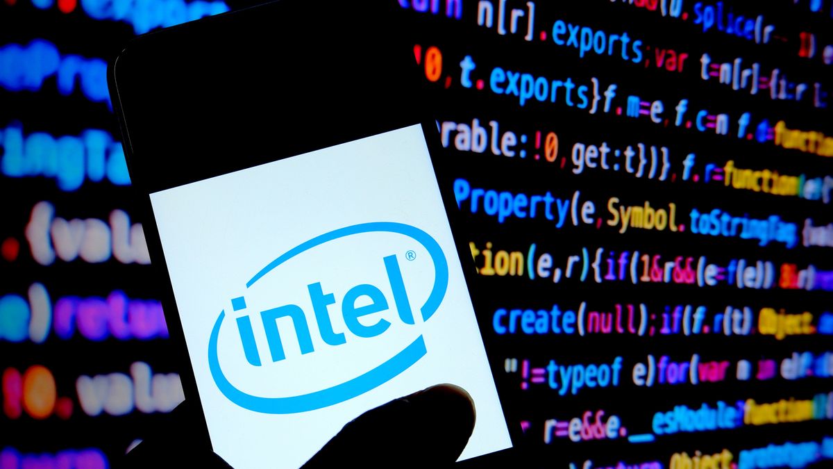 INDIA - 2022/01/24: In this photo illustration an Intel logo seen on a smartphone. (Photo Illustration by Avishek Das/SOPA Images/LightRocket via Getty Images)
