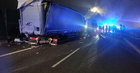 Wypadek na A1. Zderzyło się pięć ciężarówek