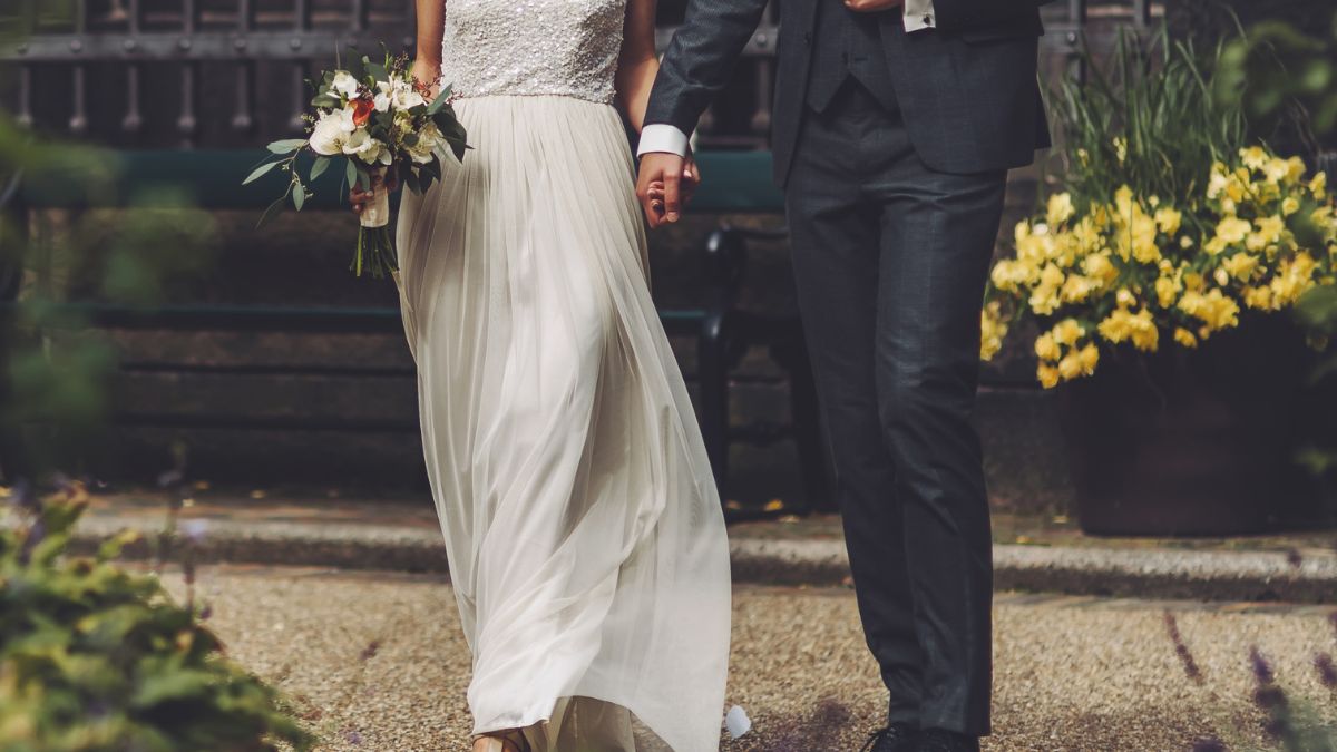 Drożyzna uderzyła też w branżę weselną. Jak młodzi radzą sobie z rosnącymi kosztami?