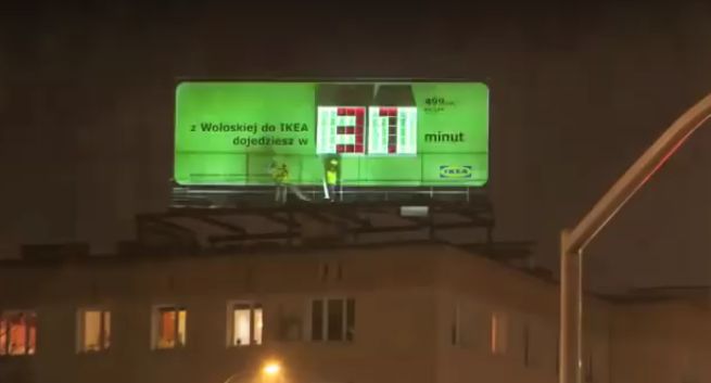 IKEA promuje się billboardami odmierzającymi czas dojazdu do jej sklepów (wideo)