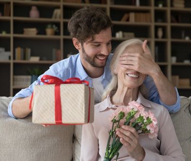 Nie ustawiaj się w kolejce po kwiaty w ostatniej chwili. Już teraz znajdź prezent na Dzień Kobiet