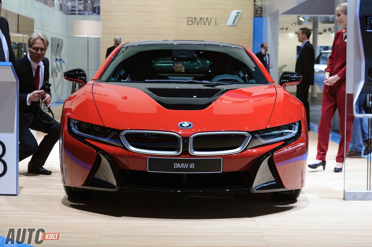 BMW i8 Protonic Red