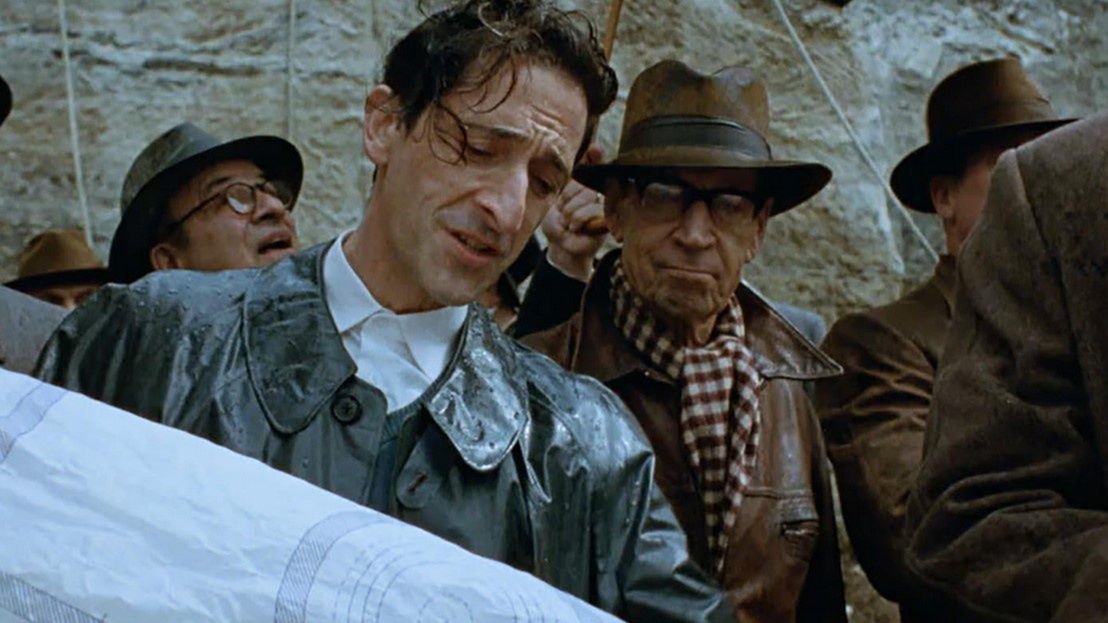 Kadr z filmu "The Brutalist"