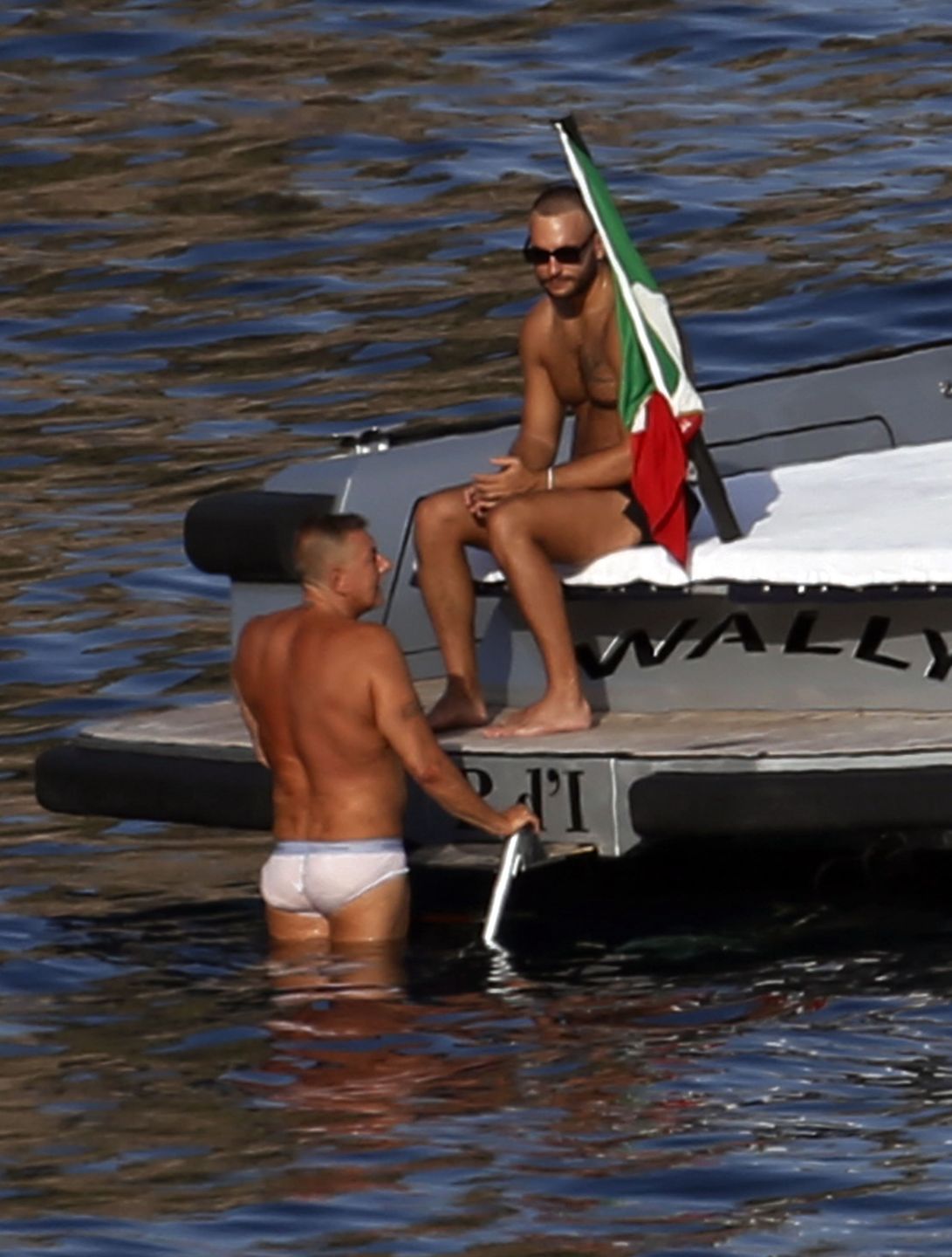 Stefano Gabbana używa życia z chłopakiem Lucą Santonastaso