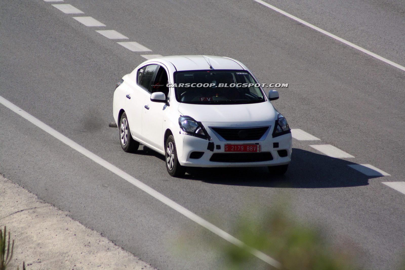 Nissan Sunny/Versa 2012