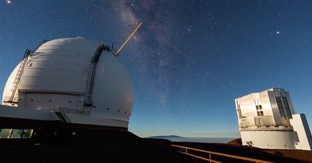 Góra, gwiazdy i lasery - wspaniałe timelapsy doktora astronomii