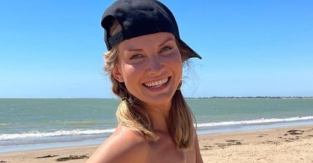Joanna Moro ZRZUCA biustonosz i dołącza do akcji "topfreedom": "Kobieta powinna mieć prawo do chodzenia BEZ STANIKA bez seksistowskich uwag"