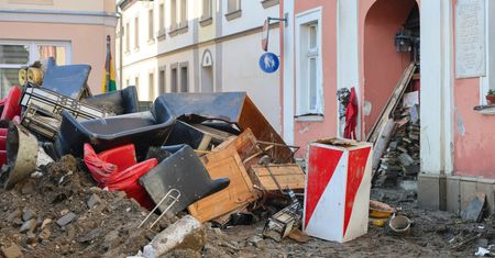 Młot na "powodziowych spekulantów". UOKiK wkracza do akcji
