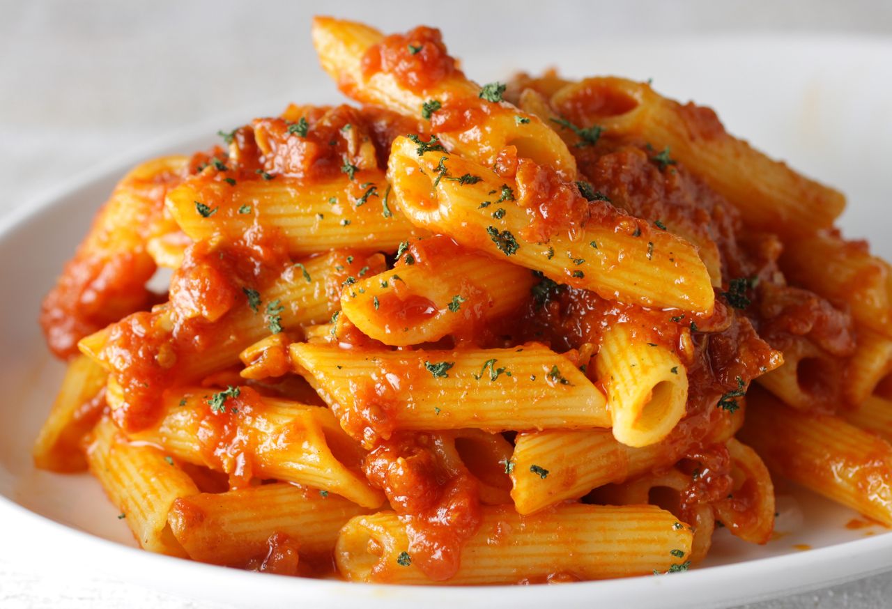 Ten przepis zajmuje tyle ile gotuje się makaron. Ekspresowy włoski obiad, idealny na leniwe dni