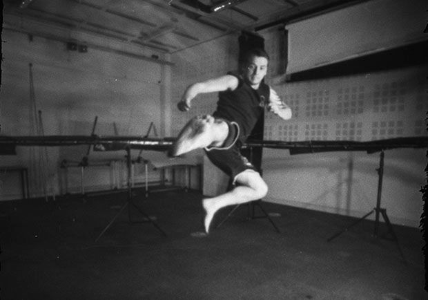 Efekt bullet-time wykonany... 364 aparatami otworkowymi 4