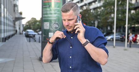 Filip Chajzer przyłapany. Przepisy? Zupełnie się nimi nie przejmował