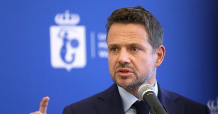 Afera śmieciowa w Warszawie. Śledczy napisali, że został przesłuchany prezydent stolicy "Rafał T."