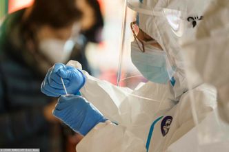 Omikron się rozprzestrzenia. Hiszpania nie wyklucza izolacji społecznej