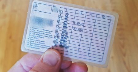 Elektroniczne prawo jazdy i punkty karne w aplikacji na smartfona już za kilka miesięcy