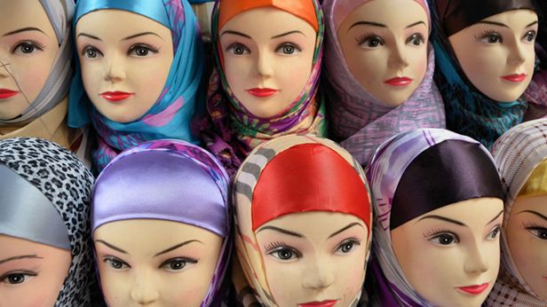 Chcą ukamienować dziewczynę, bo wrzuciła nagie zdjęcia na Facebooka 1