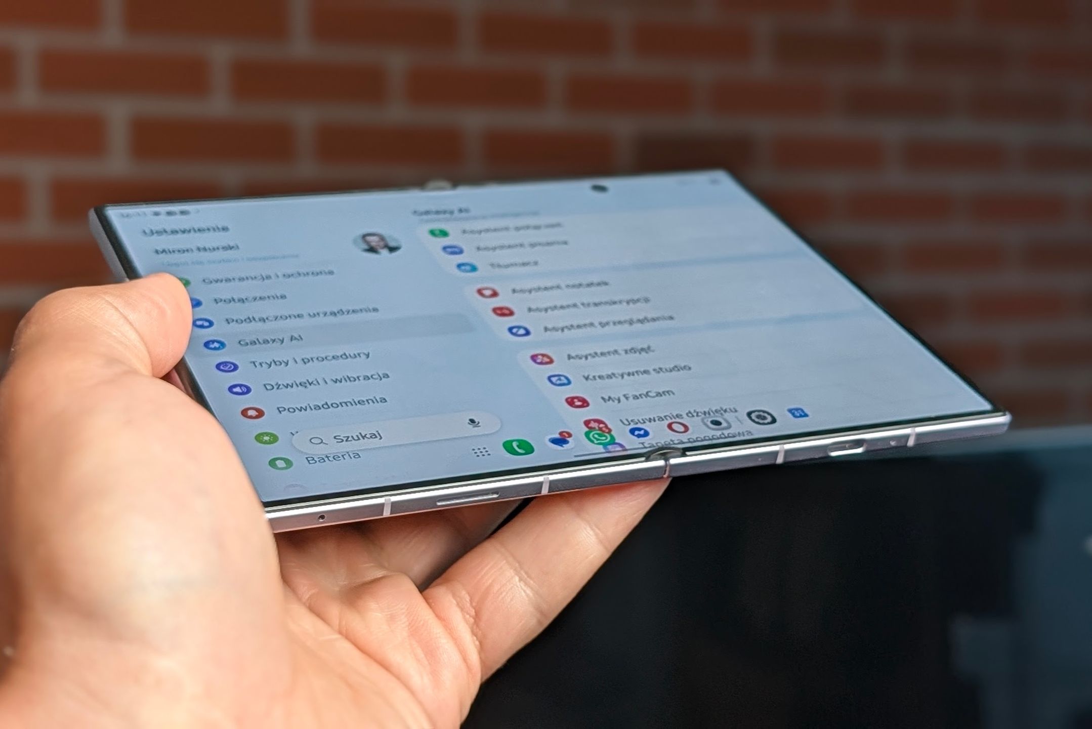 Samsung Galaxy Z Fold 8