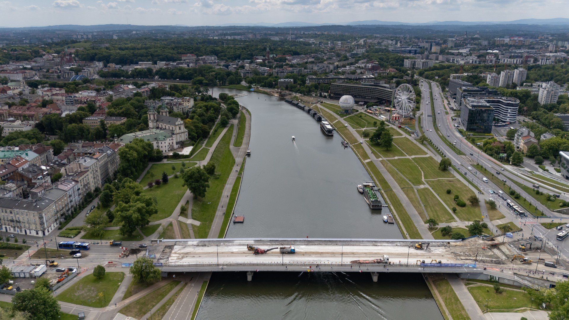 Remont mostu Grunwaldzkiego w Krakowie.