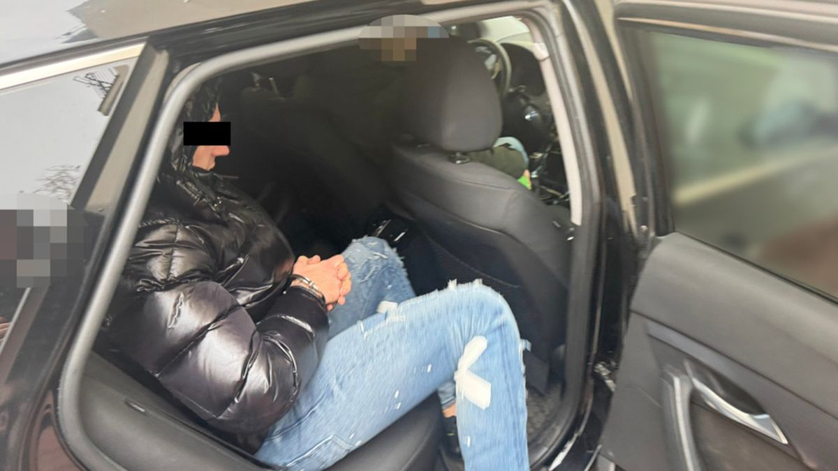 26-latkowi grozi 10 lat więzienia. Posiadał w mieszkaniu 2 kg niedozwolonych substancji  