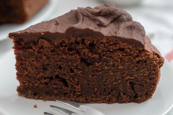 To ciasto było hitem w PRL. Dziś jego nazwa wzbudza więcej emocji niż sam przepis