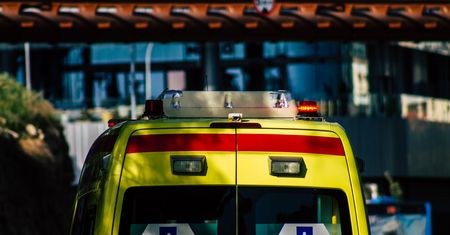 Ponad 537 tys. zł kary dla szpitala w Świdnicy. NFZ wskazuje na nieprawidłowości przy transporcie pacjentki