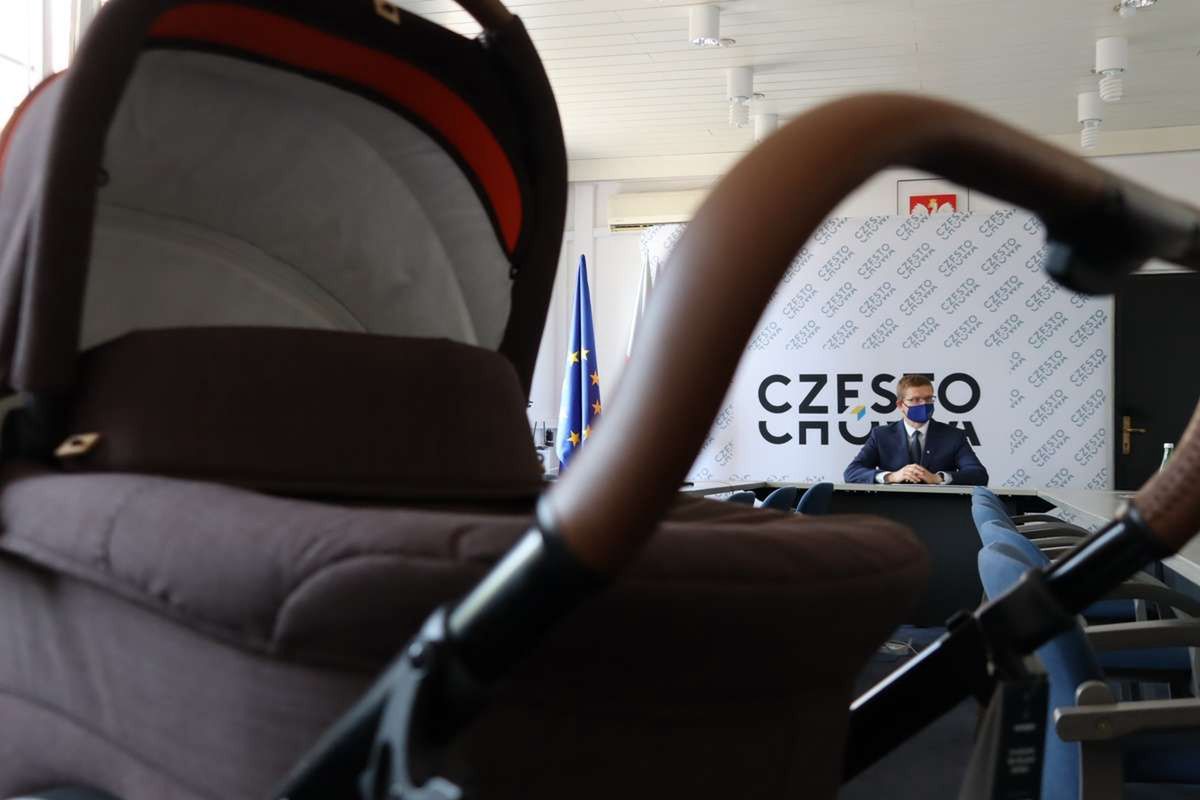 Częstochowa. Wózki trafiły do kolejnych szczęśliwych rodziców.