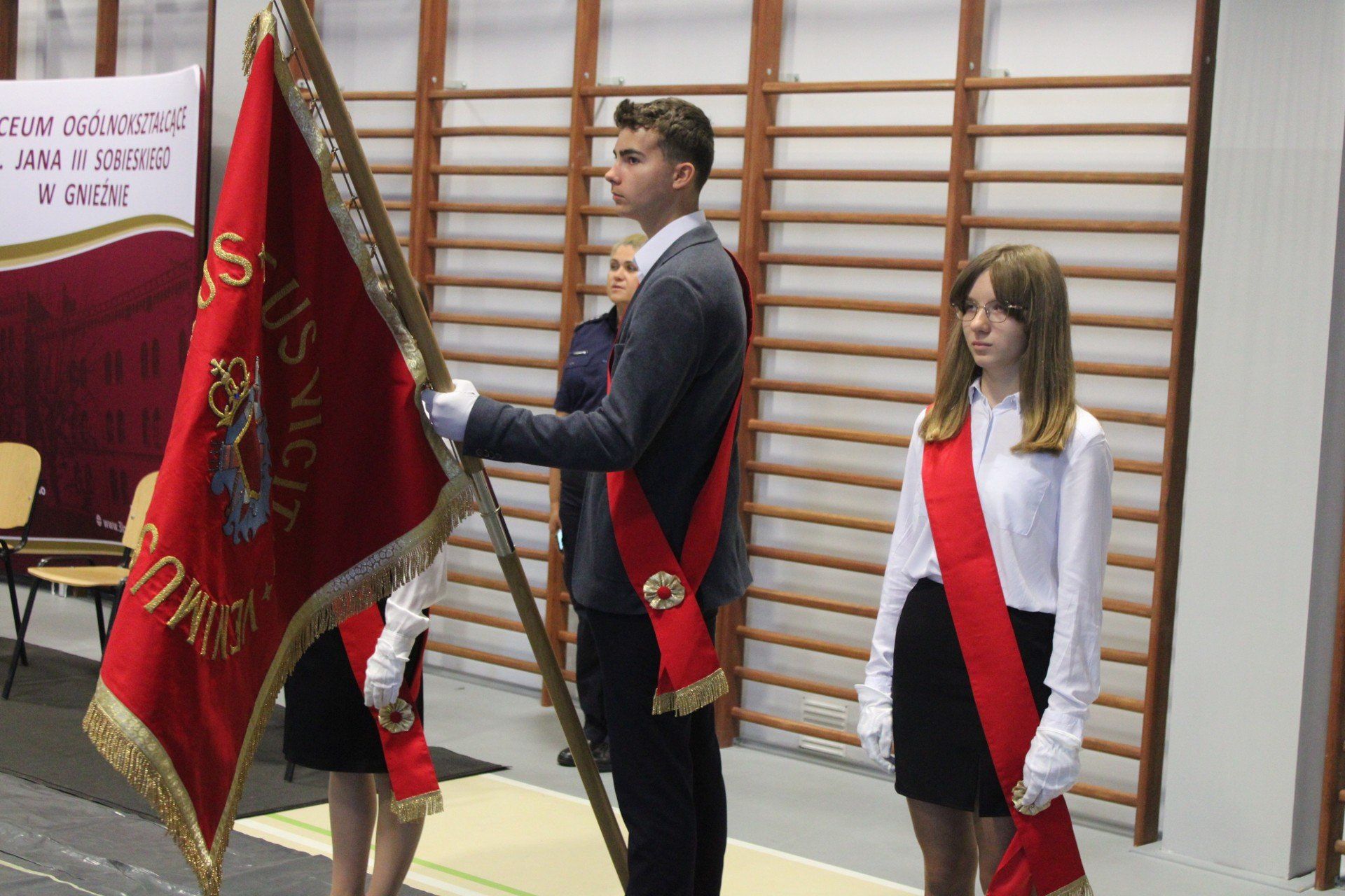 Rozpoczęcie roku szkolnego w III LO w Gnieźnie. W szkołach powiatowych naukę rozpocznie blisko 6 tys. uczniów