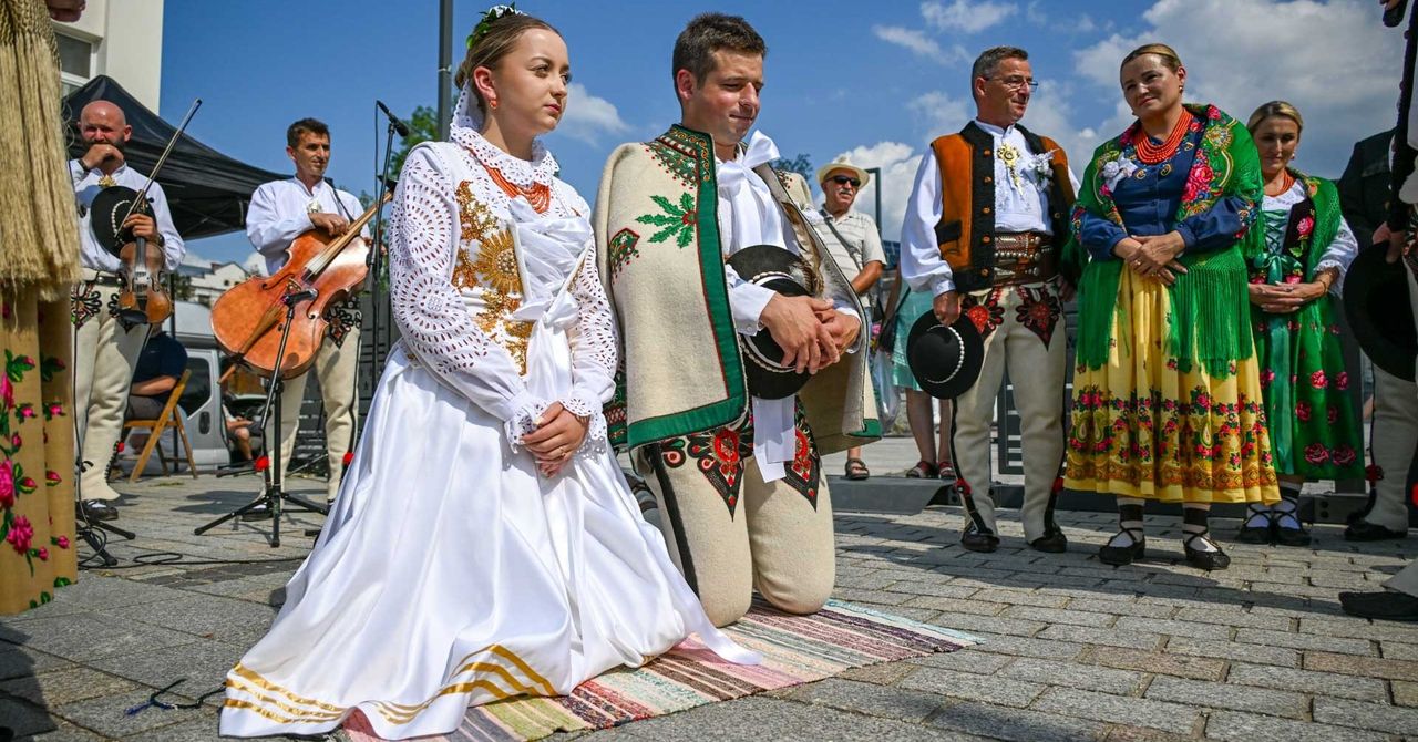 Zakopane: Barwny korowód. Białcanie pokazali góralskie wesele