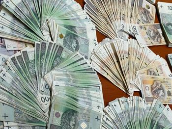 Ukrywał przez wierzycielami 600 tysięcy na koncie szwagierki. Potem zgłosił policji, że go okradła