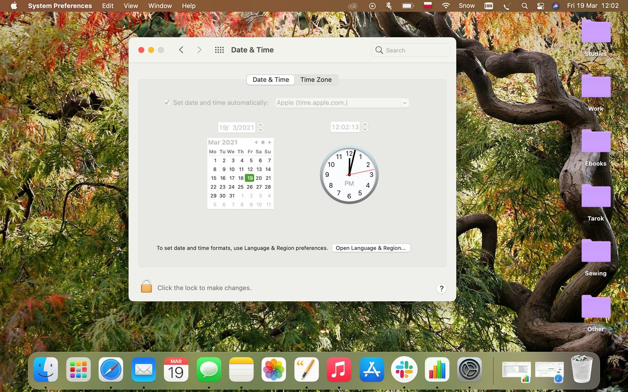 Ustawienia czasu w macOS, fot. Karolina Kowasz.