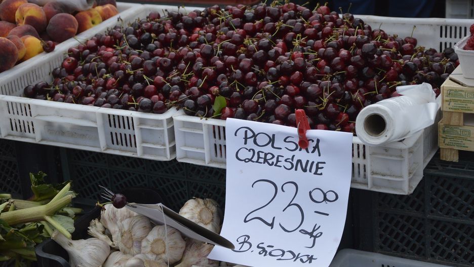Cena czereśni spadłą do 23 zł/kg.