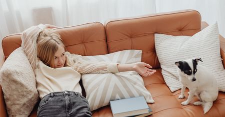 Nuda jest dobra dla dzieci? Dlaczego nie warto planować każdej minuty wakacji