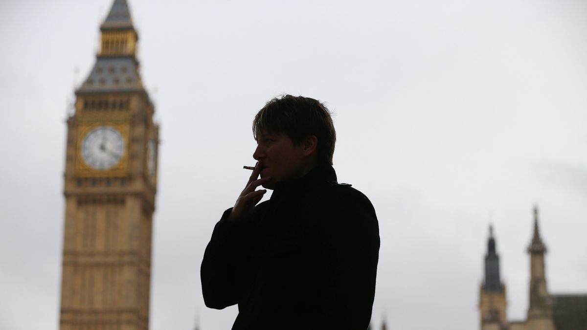 Brytyjczycy urodzeni po 2008 r. nie kupią legalnie papierosów