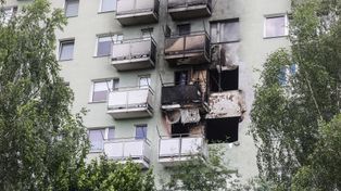 Pożar w bloku w Rzeszowie. Poszkodowani lokatorzy czekają na pomoc