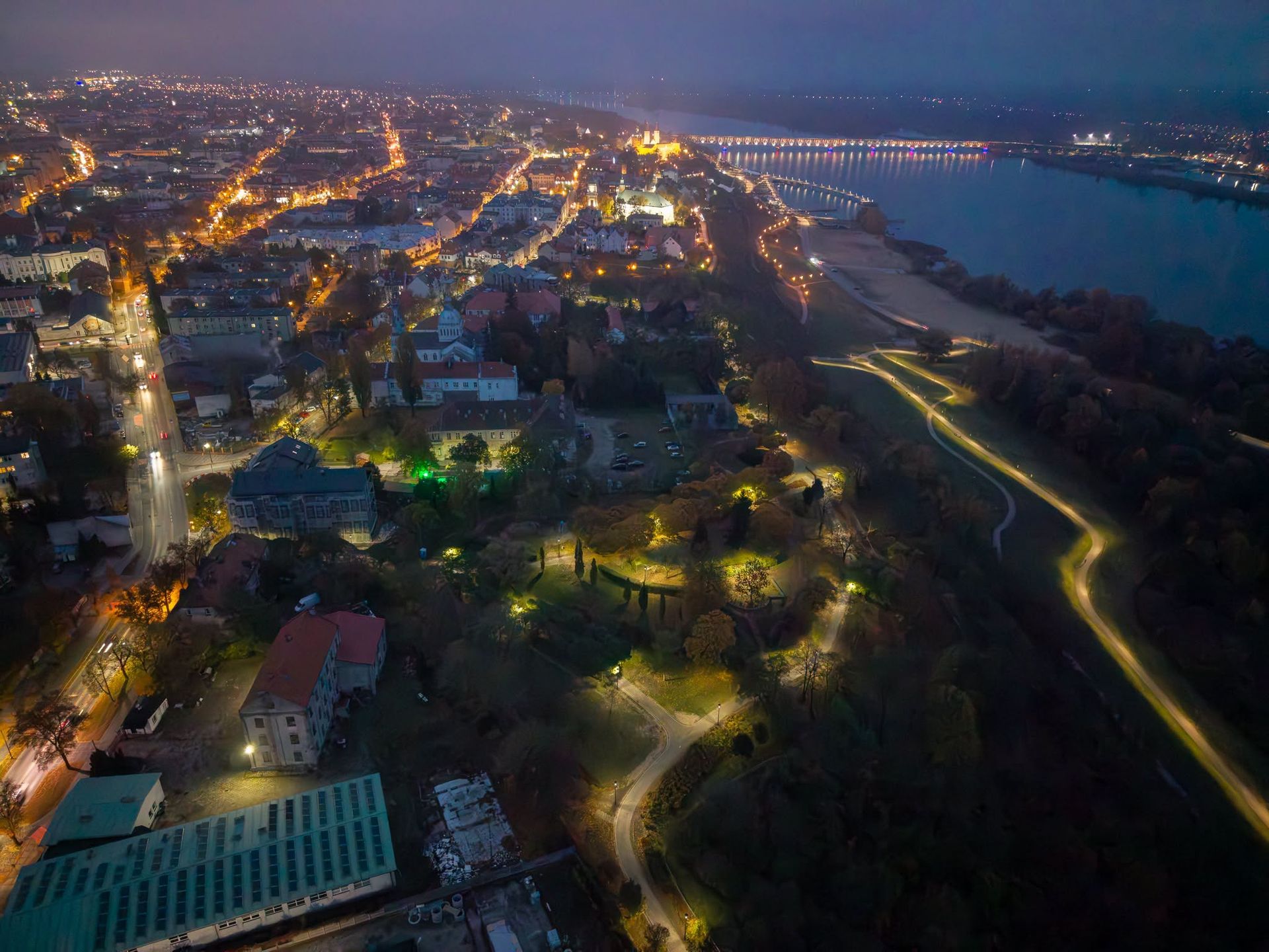 Park Abisynia z nowym oświetleniem 