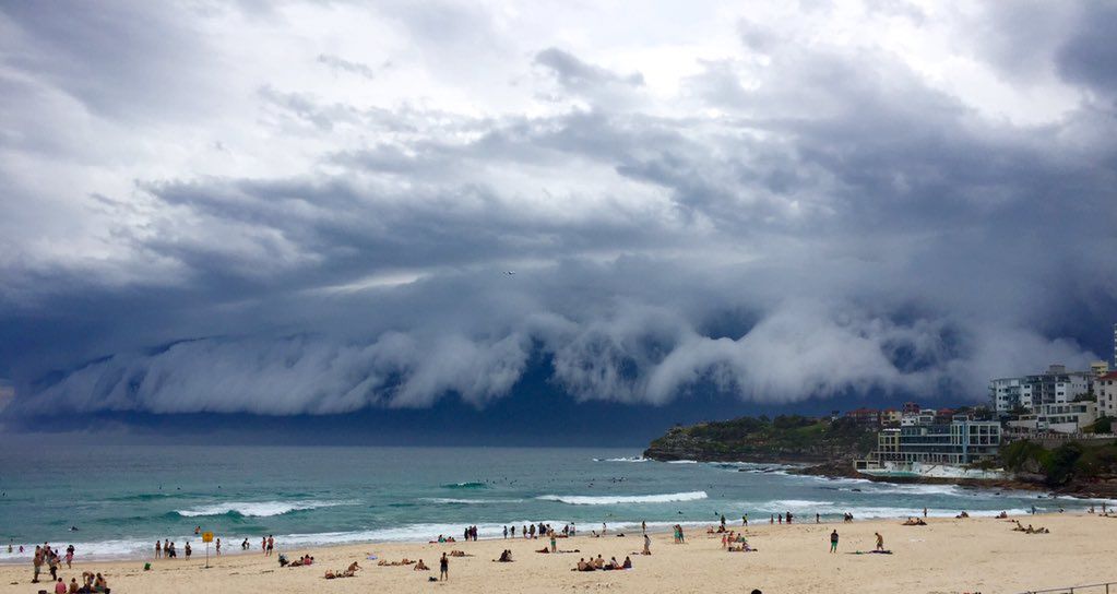 Australia - niesamowite zjawisko nad Bondi Beach