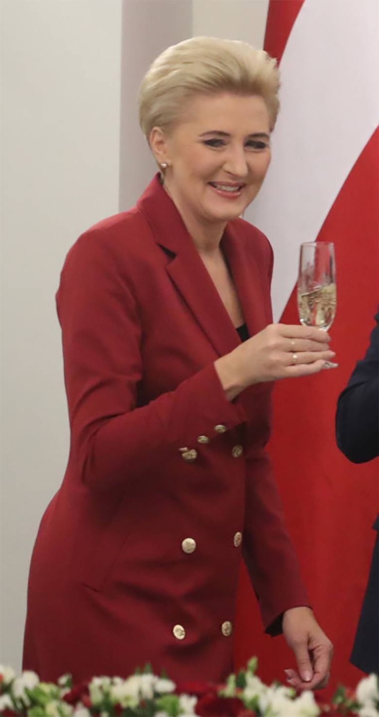 Agata Duda w czerwonej kreacji
