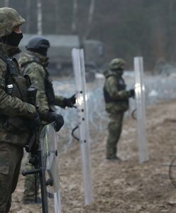 Migranci uciekali Straży Granicznej. Po 30 kilometrach auto uderzyło w przydrożny krzyż