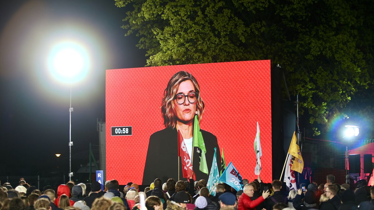 Magdalena Biejat
Ko�skie, 11.04.2025. Wybory Prezydenta RP 2025 - kampania. Na ekranie wicemarsza�kini Senatu, kandydatka Lewicy w zbli�aj�cych si� wyborach na fotel prezydenta RP Magdalena Biejat podczas drugiej debaty prezydenckiej w Ko�skich, 11 bm. Debat�, kt�r� zorganizowa� sztab wyborczy Rafa�a Trzaskowskiego transmituj� TVP, TVN i Polsat. (ad) PAP/Adam Kumorowicz
Adam Kumorowicz
debata, debata prezydencka, druga, kampania, kandydat, polityk, polityka, prezydencka, w hali sportowej, wyborcza, wybory prezydenckie