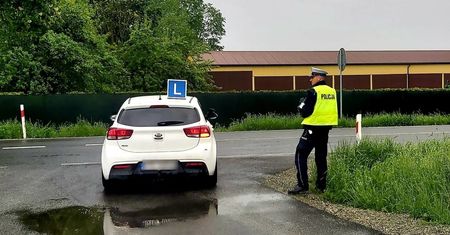 Kursant przekracza prędkość, mandat dostaje instruktor. "Współuczestniczy w prowadzeniu"