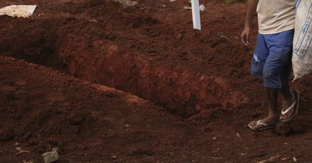 Zakopali dziecko żywcem. Przerażające, co stało się po odkopaniu