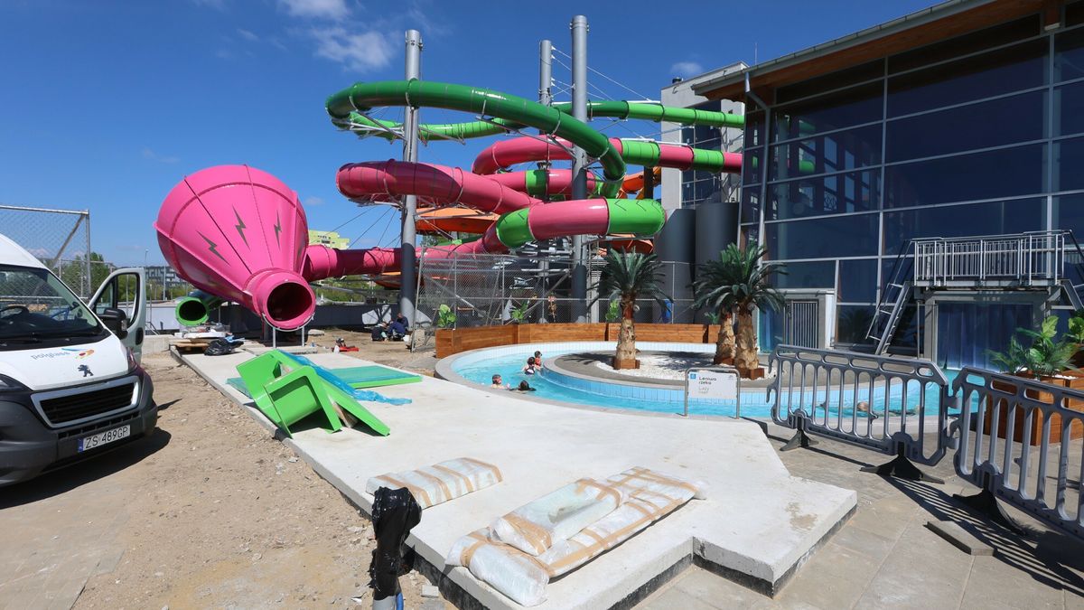 Nowe zje?d?alnie w Aquaparku Wroc?aw
08.05.2023 WROCLAW
AQUAPARK NOWE ZJEZDZALNIE ZJEZDZALNIA
GAZETA WROCLAWSKA
PAWEL RELIKOWSKI / POLSKA PRESS
PAWEL RELIKOWSKI / POLSKA PRESS