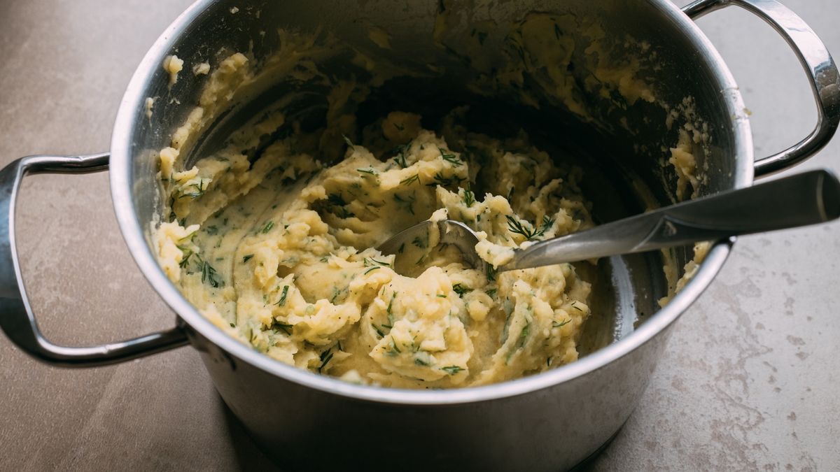 Mashed potatoes with dill in a saucepan. Stuffing for pies and dumplingsMashed potatoes with dill in a saucepan. Stuffing for pies and dumplings. High quality photoKateryna Buchynska