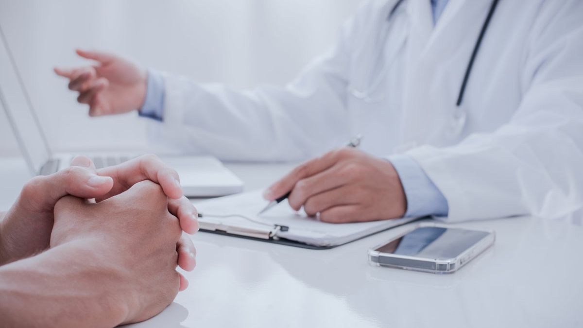 Za zespół żyły głównej górnej mogą odpowiadać torbiele zapalne śródpiersia, zaburzenia rozwojowe śródpiersia, ale również powikłania zakrzepowo-zatorowe.