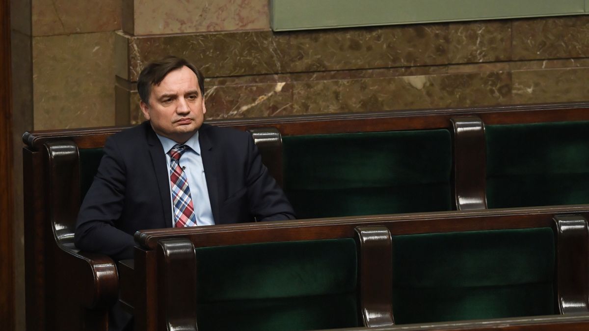 Stan nadzwyczajny nie jest wystarczającym rozwiązaniem - twierdzi Zbigniew Ziobro