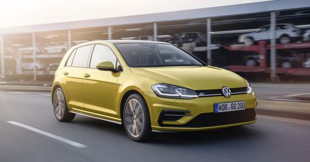 Volkswagen, czy Toyota? Kto sprzedał więcej aut w 2016 roku?