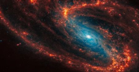 Tajemnicza smuga w galaktyce NGC 3627. Ślad po mknącej czarnej dziurze